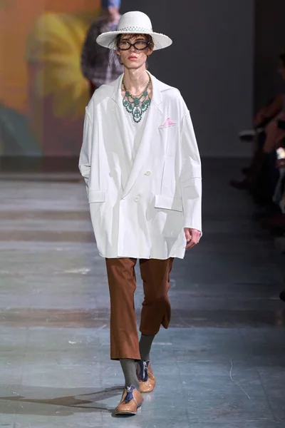 Look 40